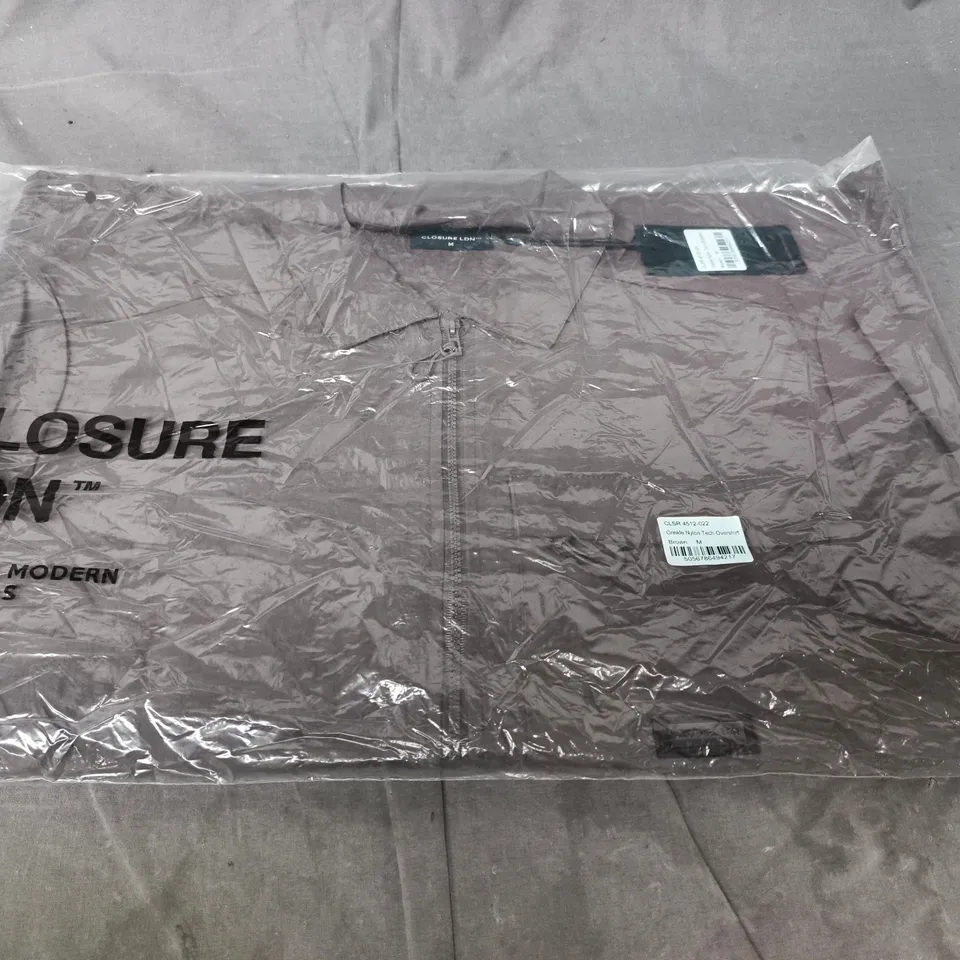 CLOSURE LDN CRINKLE NYLON TECH OVERSHIRT – BROWN, SIZE M