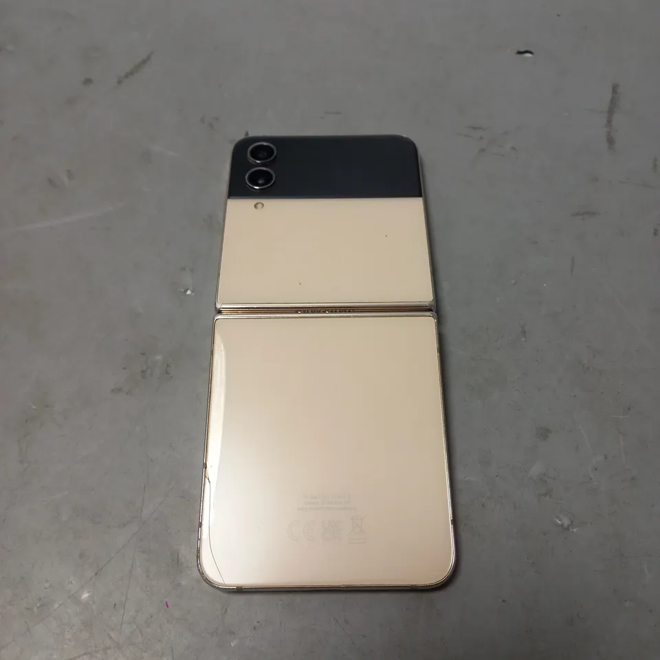 SAMSUNG GALAXY Z FLIP IN PINK