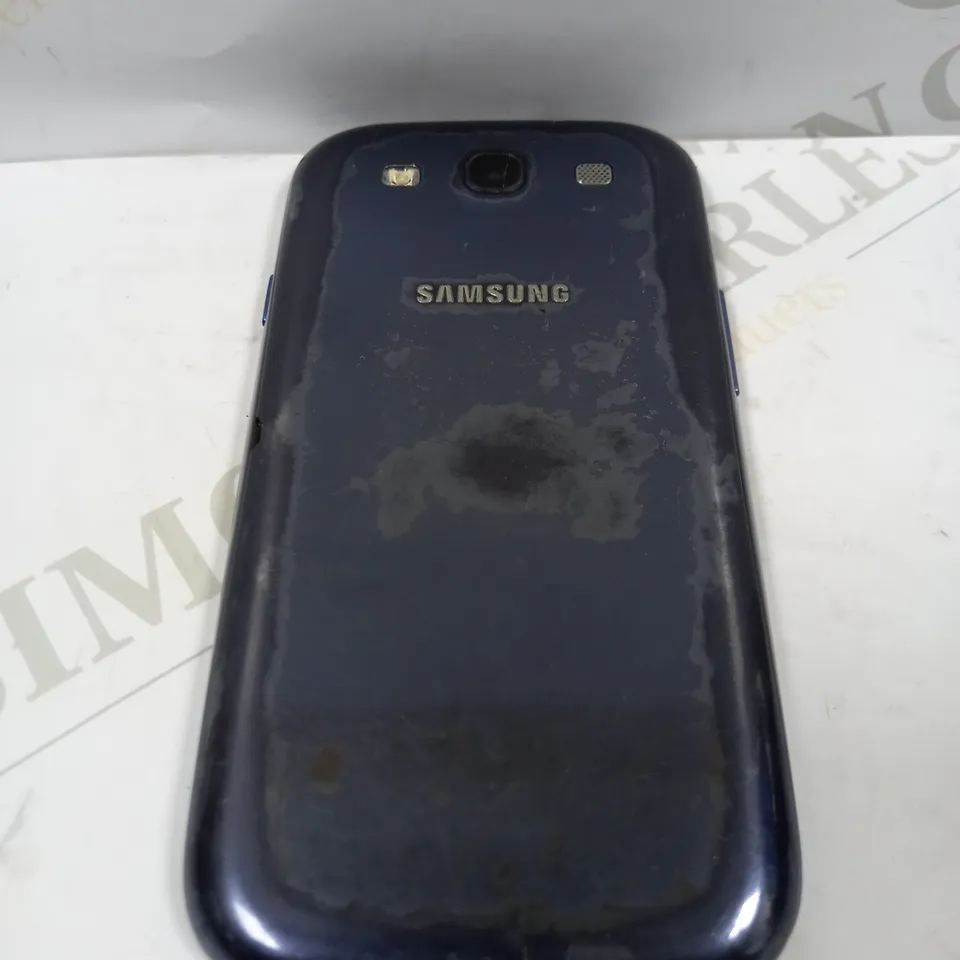 SAMSUNG GALAXY S III (GT-I9300)