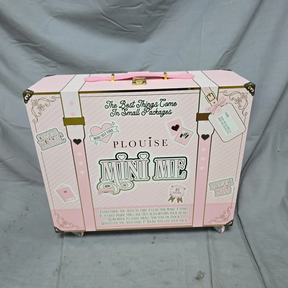 PLOUISE MINI ME PINK MAKE-UP CASE / STORAGE BOX ON WHEELS