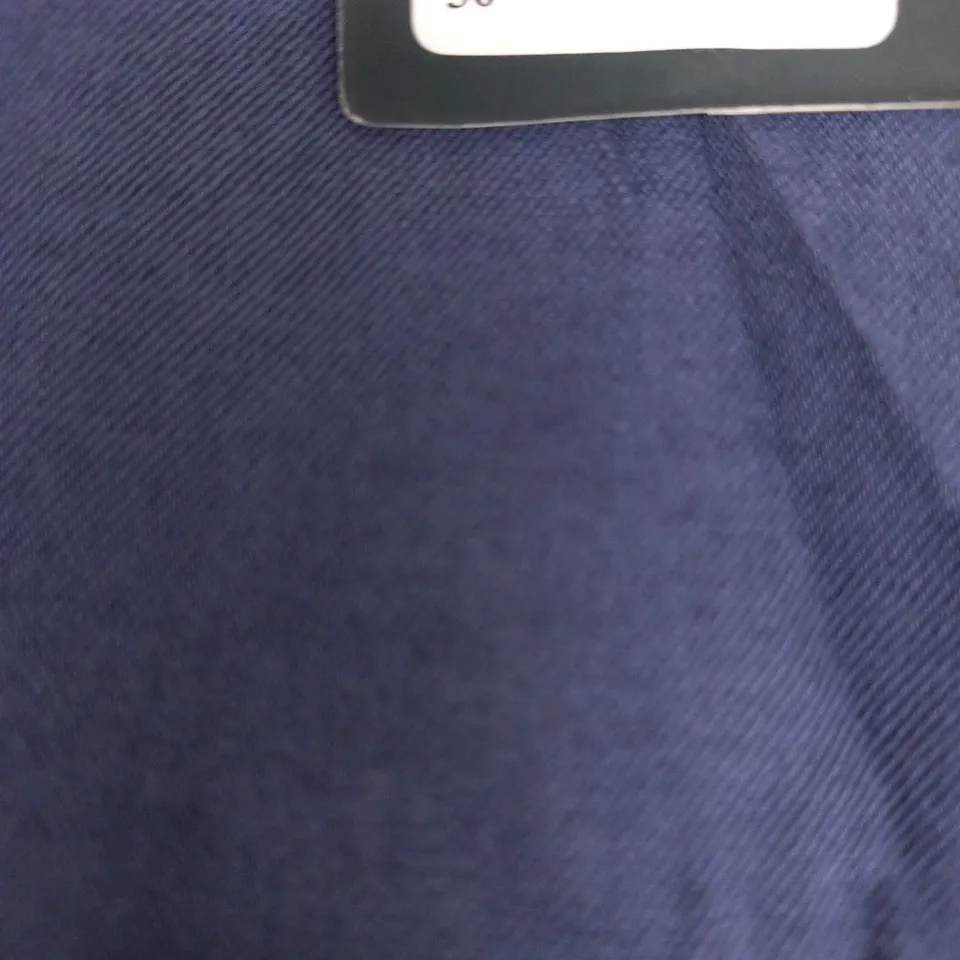 CREW CLOTHING COMPANY NAVY SHORTS – MEN'S, UK SIZE 36