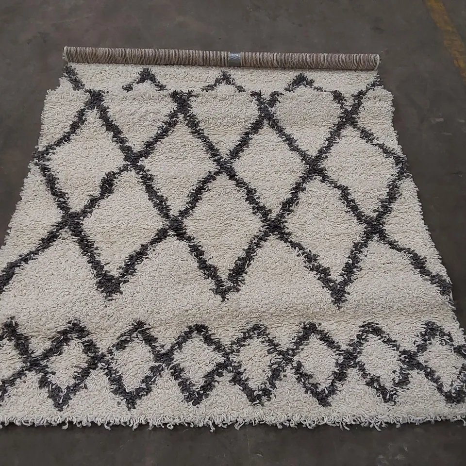 PACO HOME KALMAR RUG - 140 x 200cm