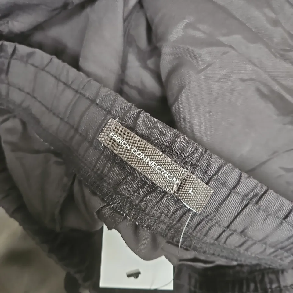 FRENCH CONNECTION CUFF BOTTOM TROUSERS IN BLACK - LARGE