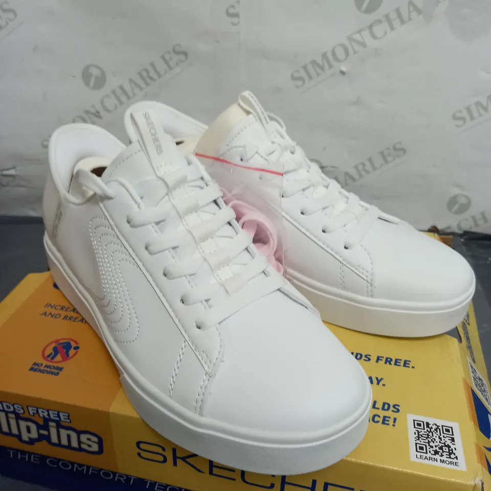 BOXED SKETCHERS SLIP IN WHITE TRAINERS - SIZE 4 