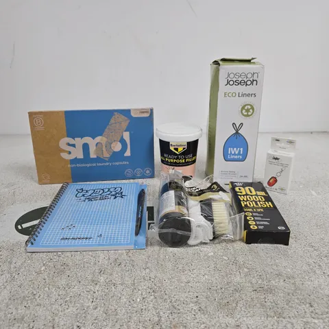 TOTE OF APPROXIMATELY 15 ASSORTED HOUSEHOLD ITEMS TO INCLUDE JOSEPH JOSEPH ECO LINERS, WOOD POLISH, SMOL LAUNDRY CAPSULES, ALL PURPOSE FILLER ETC