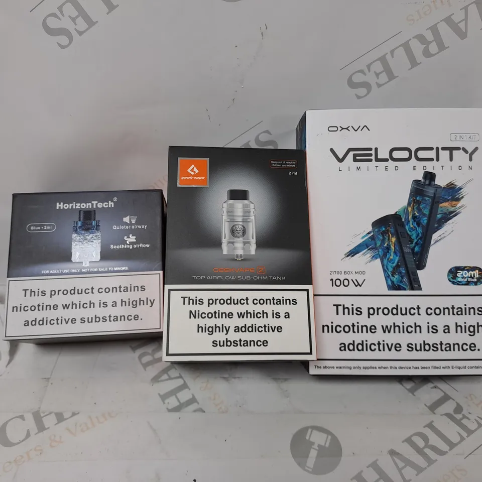 APPROXIMATELY 20 VAPES & E-CIGARETTES TO INCLUDE - HORIZON TECH - GEEK VAPE 2 - OXVA VELOCITY LIMITED EDITION ECT