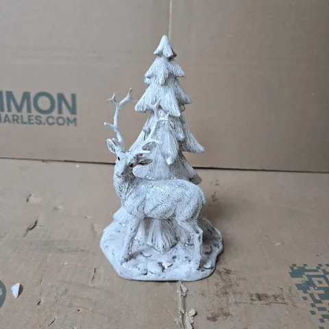 GISELA GRAHAM REINDEER AND TREE DECORATION