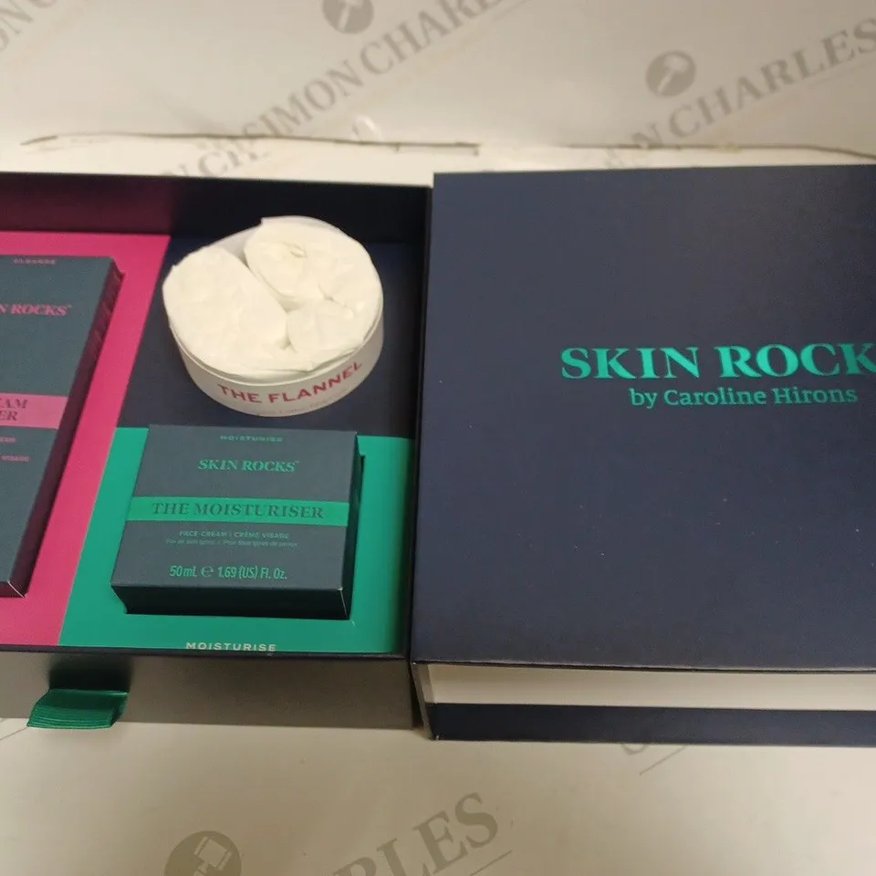 SKIN ROCKS BY CAROLINE HIRONS 3-PIECE GIFT SET