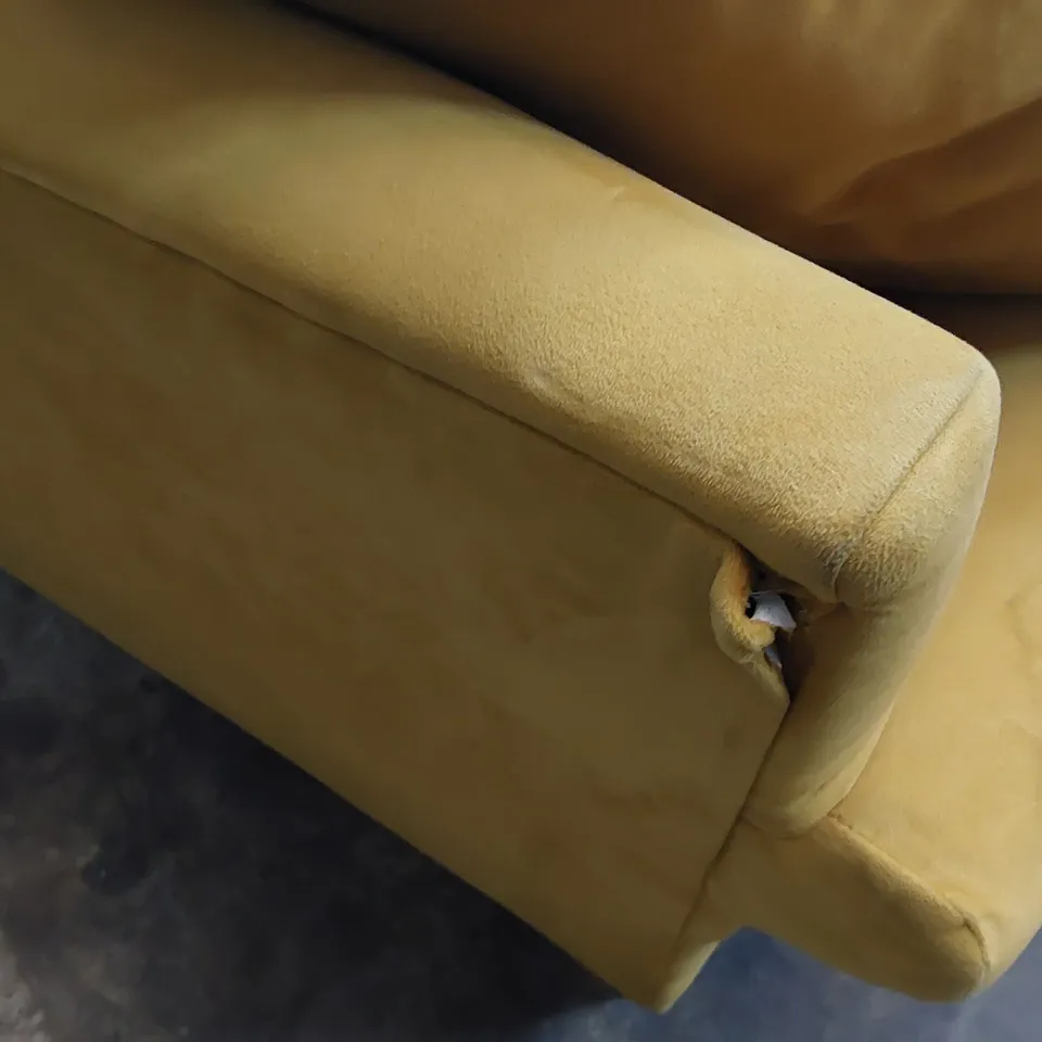 QUALITY BRITISH DESIGNER LOUNGE Co. BRIONY FOUR SEATER SOFA WITH SCATTER CUSHIONS GOLDEN PLUSH FABRIC 