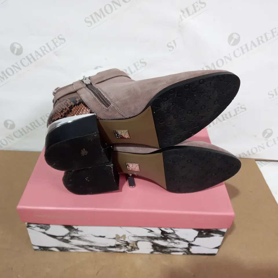 BOXED PAIR OF MODA IN PELLE BOOTS - SIZE 38