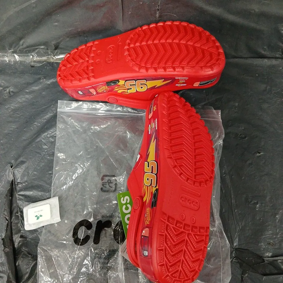 BAGGED PAIR OF CROCS MCQUEEN CLOG UK M5/W6 