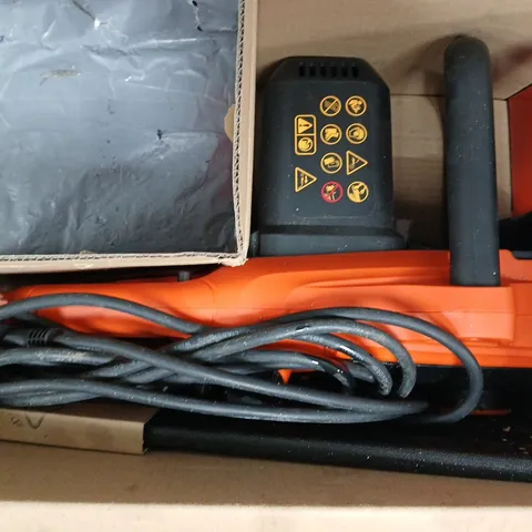 BOXED BLACK & DECKER 2000W 40CM CHAINSAW