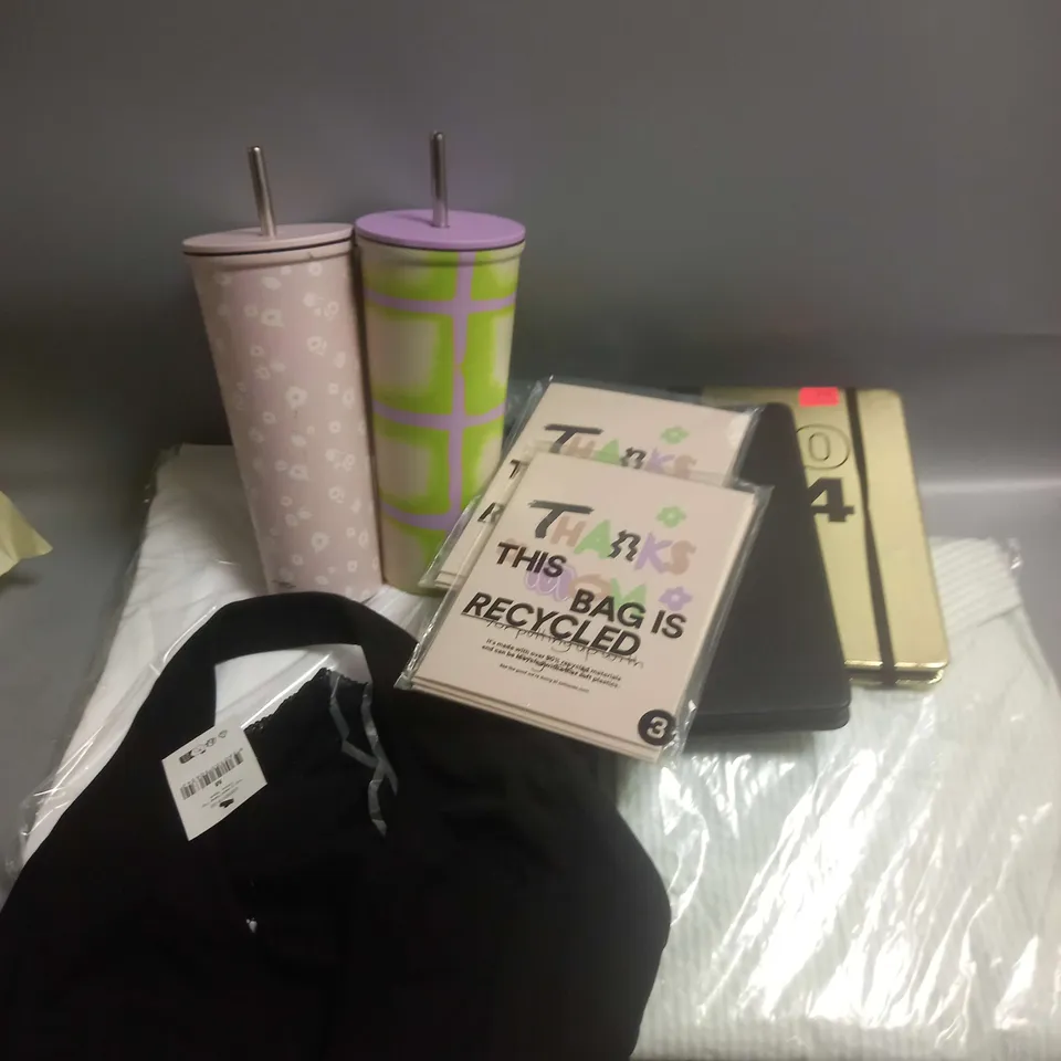 BOX OF APPROXIMATELY 15 ASSORTED HOUSEHOLD/CLOTHING ITEMS TO INCLUDE TOPS, JEANS, METAL CUPS ETC