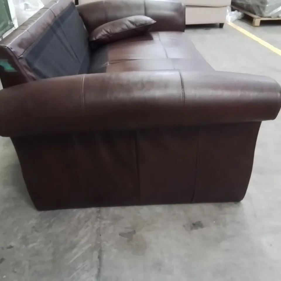 QUALITY DESIGNER LEATHER ROLL ARM SOFA (BACK CUSHIONS MISSING)