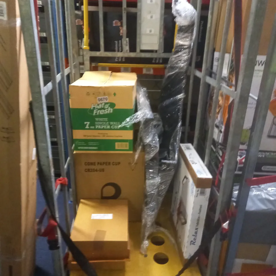 APPROXIMATELY 10 HOUSEHOLD ITEMS TO INCLUDE CAR BUMPERS, STORAGE CONTAINERS AND PICTURE FRAMES