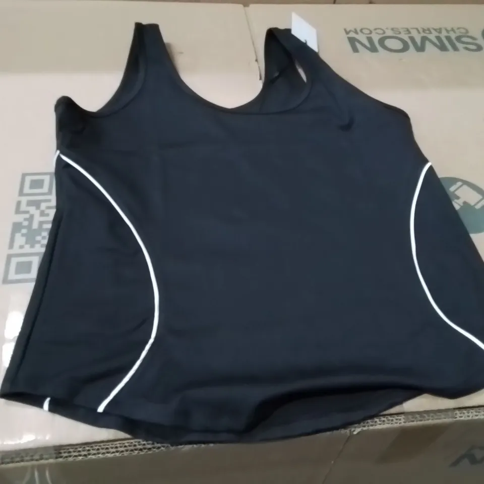 BOXED BRAND NEW APPROXIMATELY 32 SIMPLY BE PIPING VEST BLACK/WHITE SIZE 18