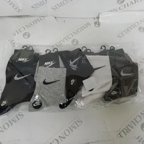 PACK OF APPROX 10 NIKE CREW SOCKS