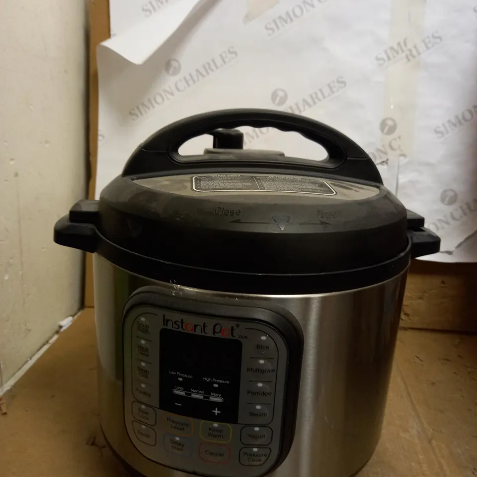 INSTANT POT DUO SMART PRESSURE COOKER