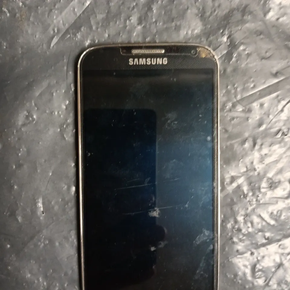 SAMSUNG GALAXY S4 SMARTPHONE 