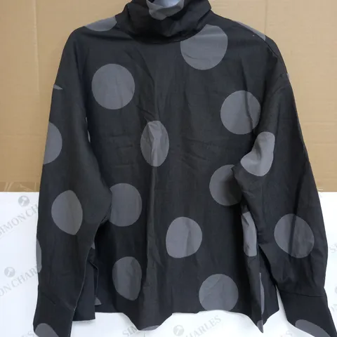 COS LONG SLEEVE RAISED COLLAR DOT TOP IN BLACK/GREY - EU 34