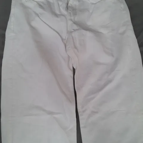 ZARA JEANS IN WHITE SIZE EU 38