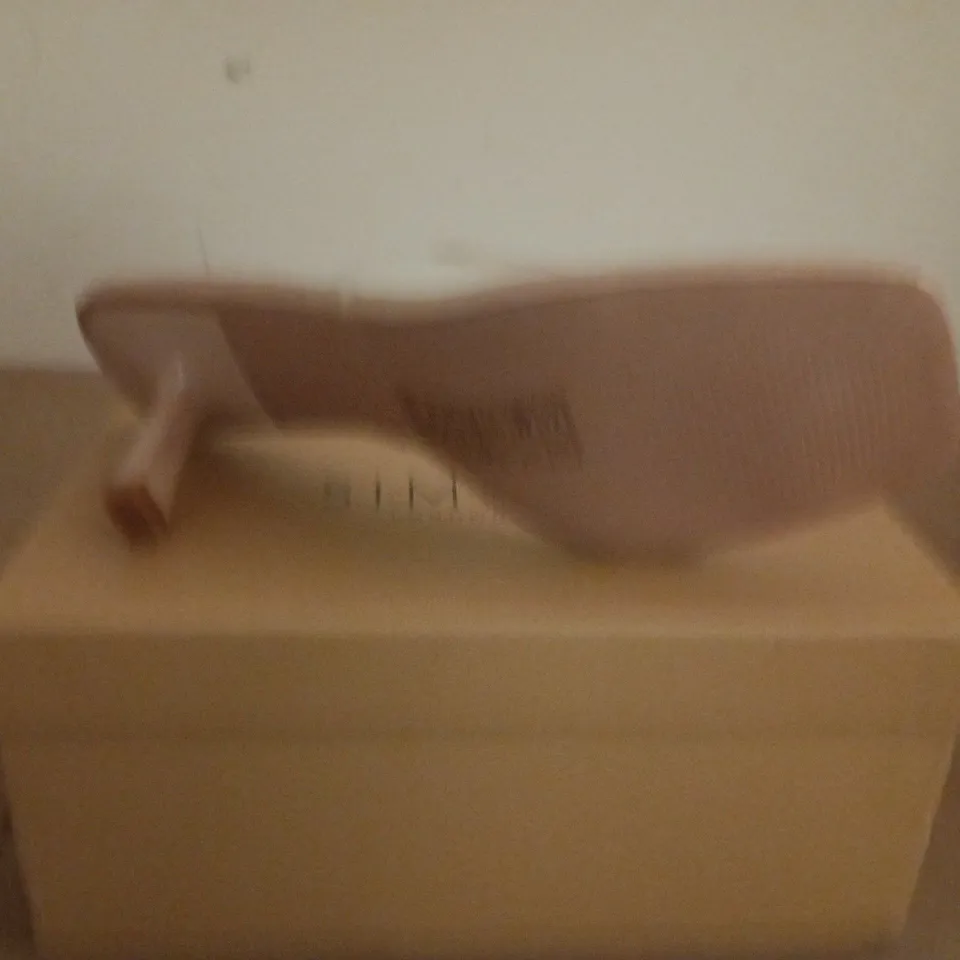 BOXED PAIR OF SIMMI LONDON MELBA NUDE PATENT HEELS - UK 5