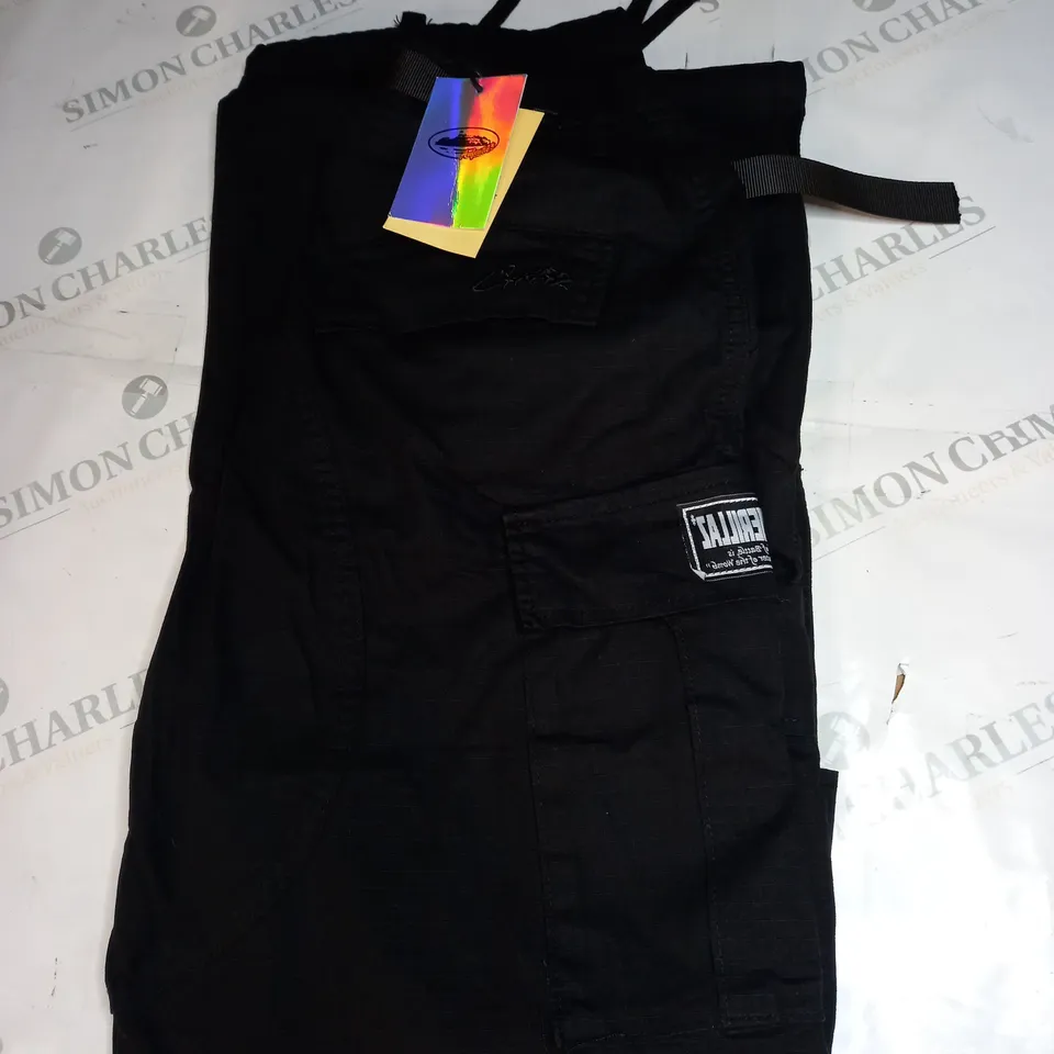 CORTEIZ CARGO TROUSERS SIZE L