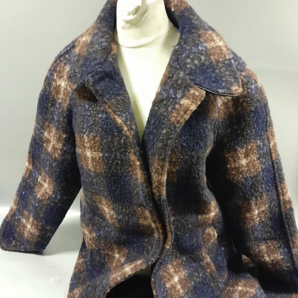 ELLEN TRACY WOOL COAT WITH TARTEN PATTERN SIZE L