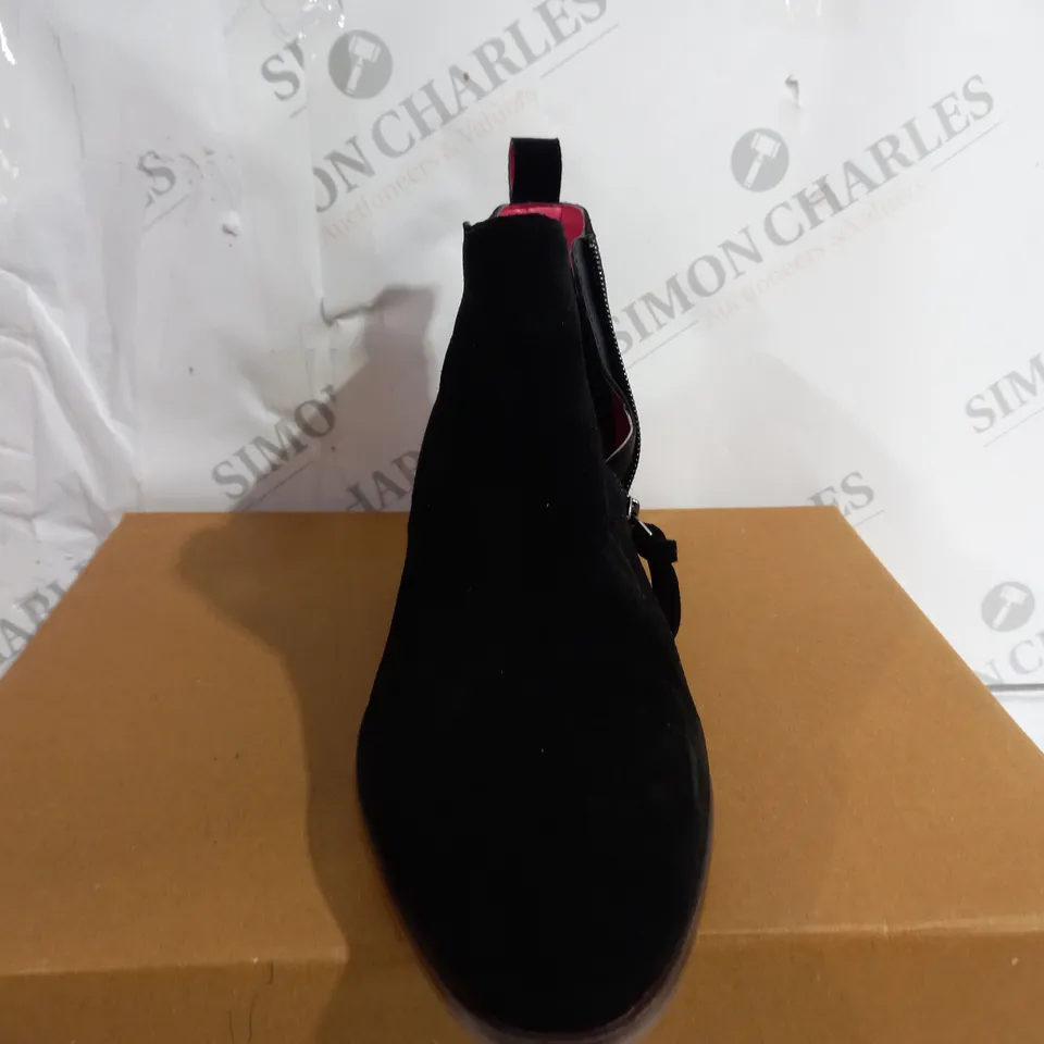 BLACK STUFF WILLOW SUEDE ANKLE BOOT SIZE 7