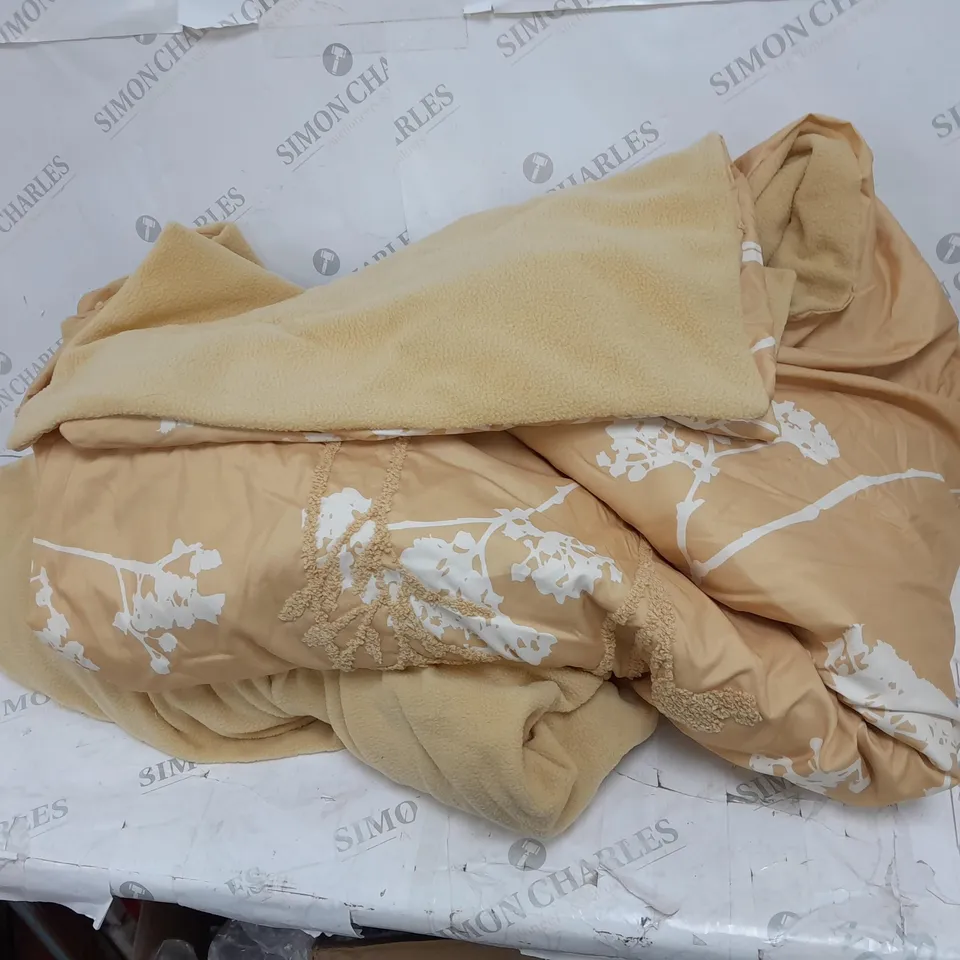 TEDDY FLEECED DEUVET SET AND PILLOWS SIZE UNSPECIFIED