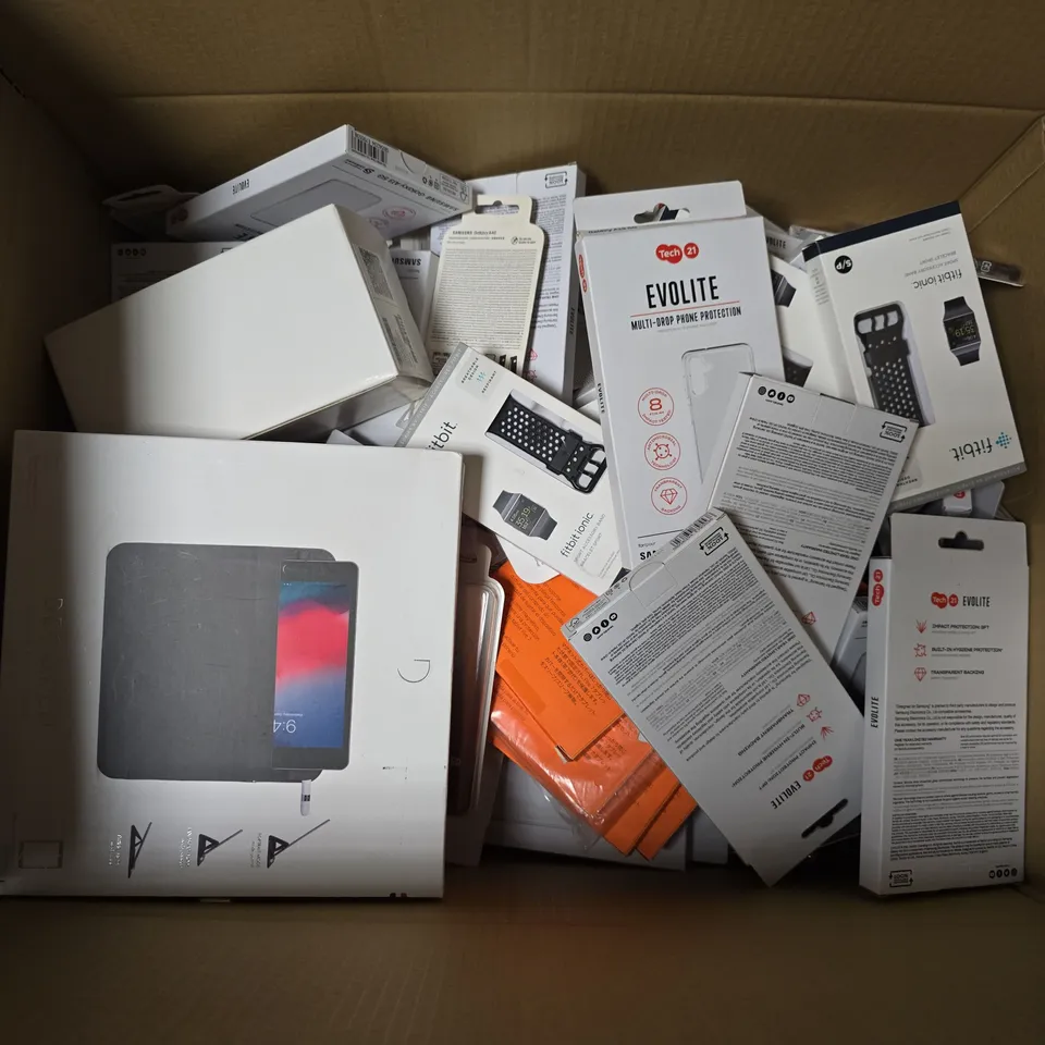 APPROXIMATELY 80 ASSORTED ELECTRICAL ITEMS TO INCLUDE DECODED FOLDABLE IPAD SLEEVES, FITBIT STRAPS, TECH21 EVOLITE SAMSUNG GALAXY A13 CASE, ETC - COLLECTION ONLY
