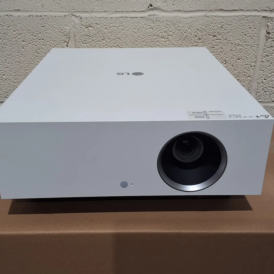 LG AU810P 4K UHD LASER SMART HOME THEATER CINEBEAM PROJECTOR