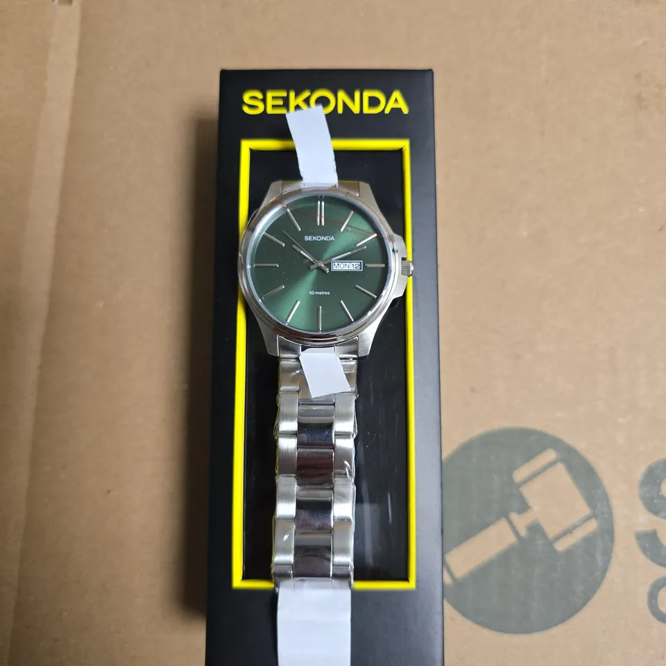 BOXED SEKONDA GREEN DIAL GENTS WATCH