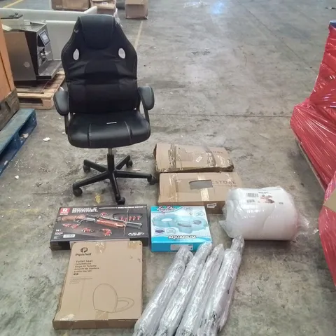 PALLET CONTAINING ASSORTED PRODUCTS INCLUDING: FABRIC WARDROBES, DOUBLE WINTER DUVET, UMBRELLAS, GAMING CHAIR (WITH DAMAGED BACK), TOILET SEAT, ZHUZHU AQUARIUM ECT