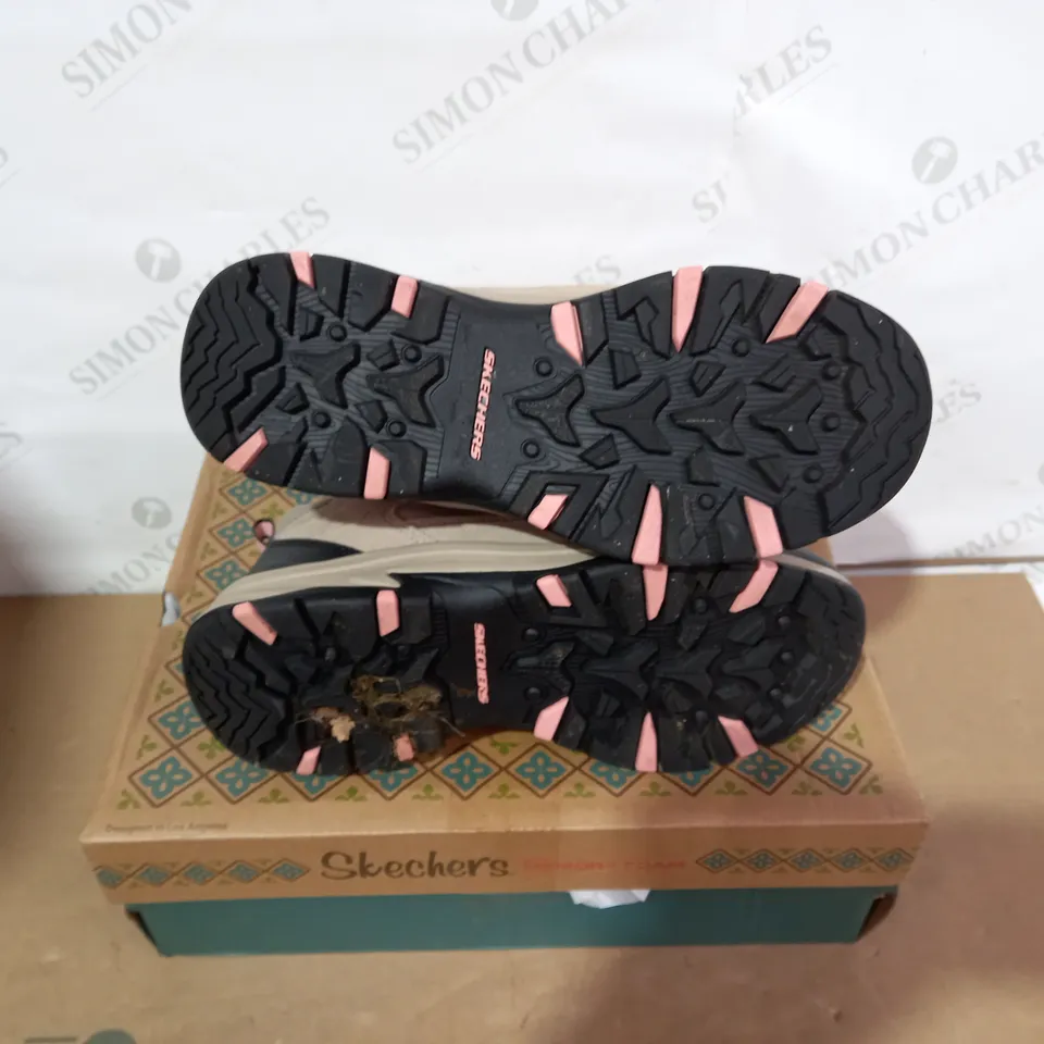 BOXED PAIR OF SKECHERS BOOTS - SIZE 6.5