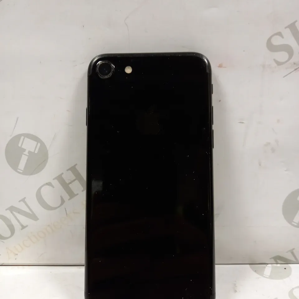 APPLE IPHONE 7 (A1778) SMARTPHONE