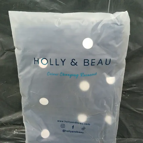 BAGGED HOLLY AND BEAU SPOT RAINCOAT - SIZE LARGE