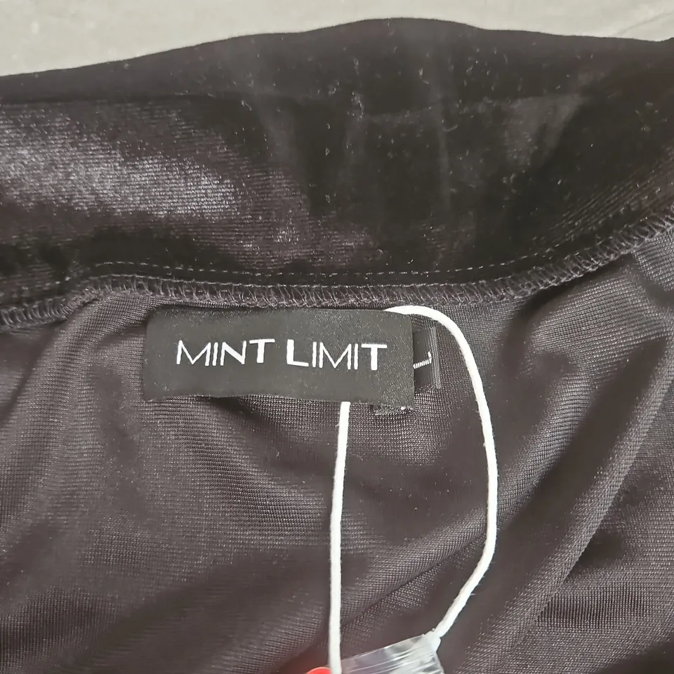 MINT LIMIT BLACK VELVET  – SIZE L WITH TAGS