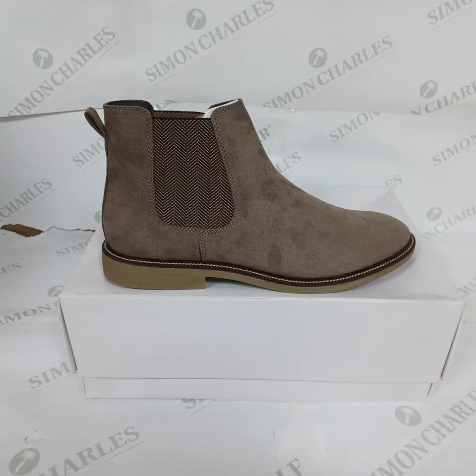 BOXED MARSH MICROSUEDE SHOES IN TAUPE SIZE 10