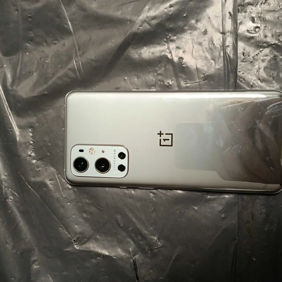 UNSPECIFIED SMARTPHONE 1+