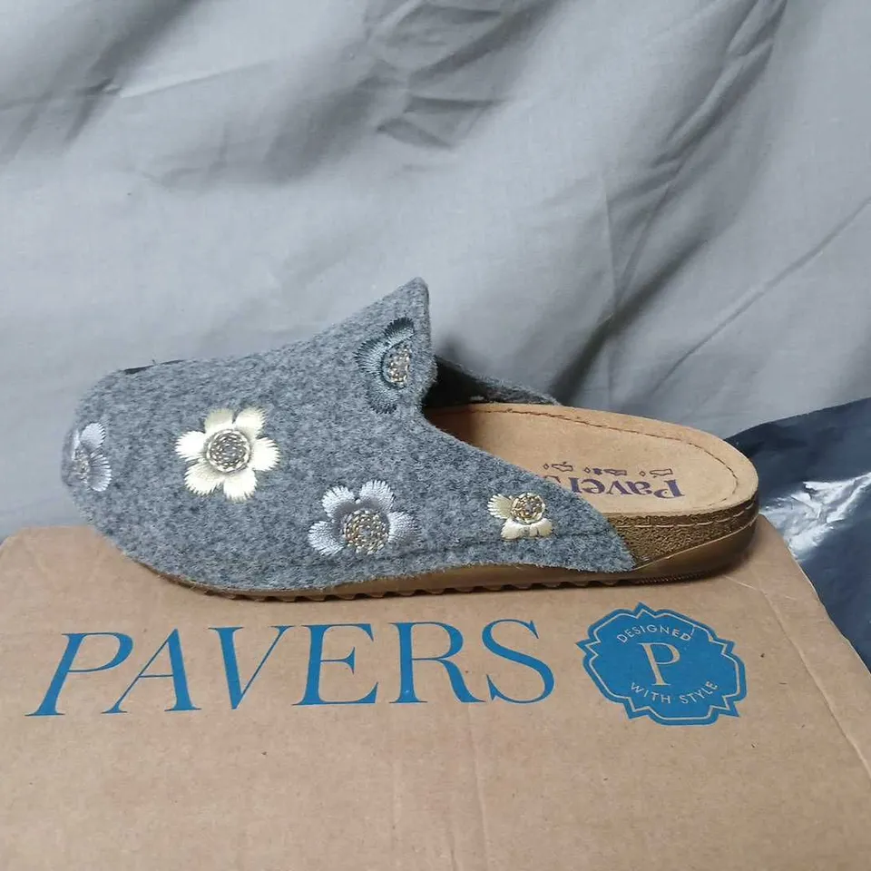 PAVERS GREY FLORAL FELT SLIPPERS – UK 5 (EU 38)
