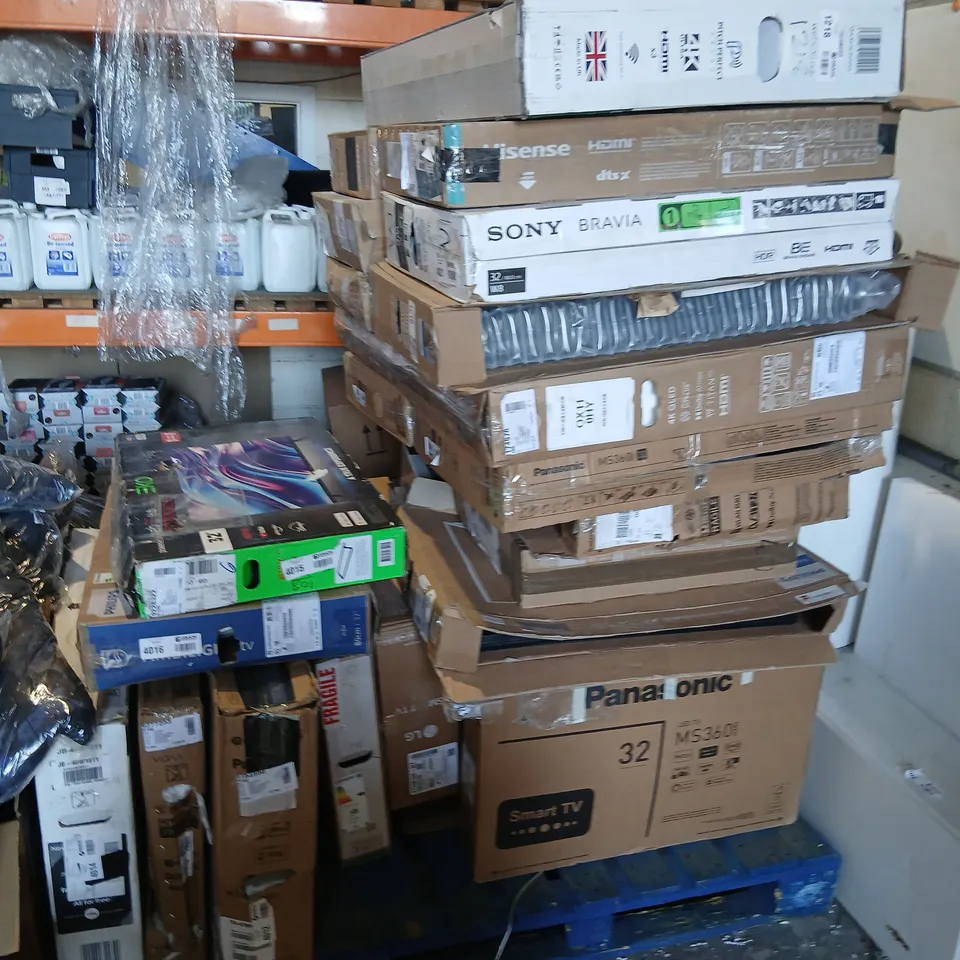 APPROXIMATELY 28 ASSORTED DAMAGED TVS, CHARGING CABINET AND DISPLAY FURNITURE TO INCLUDE; 
