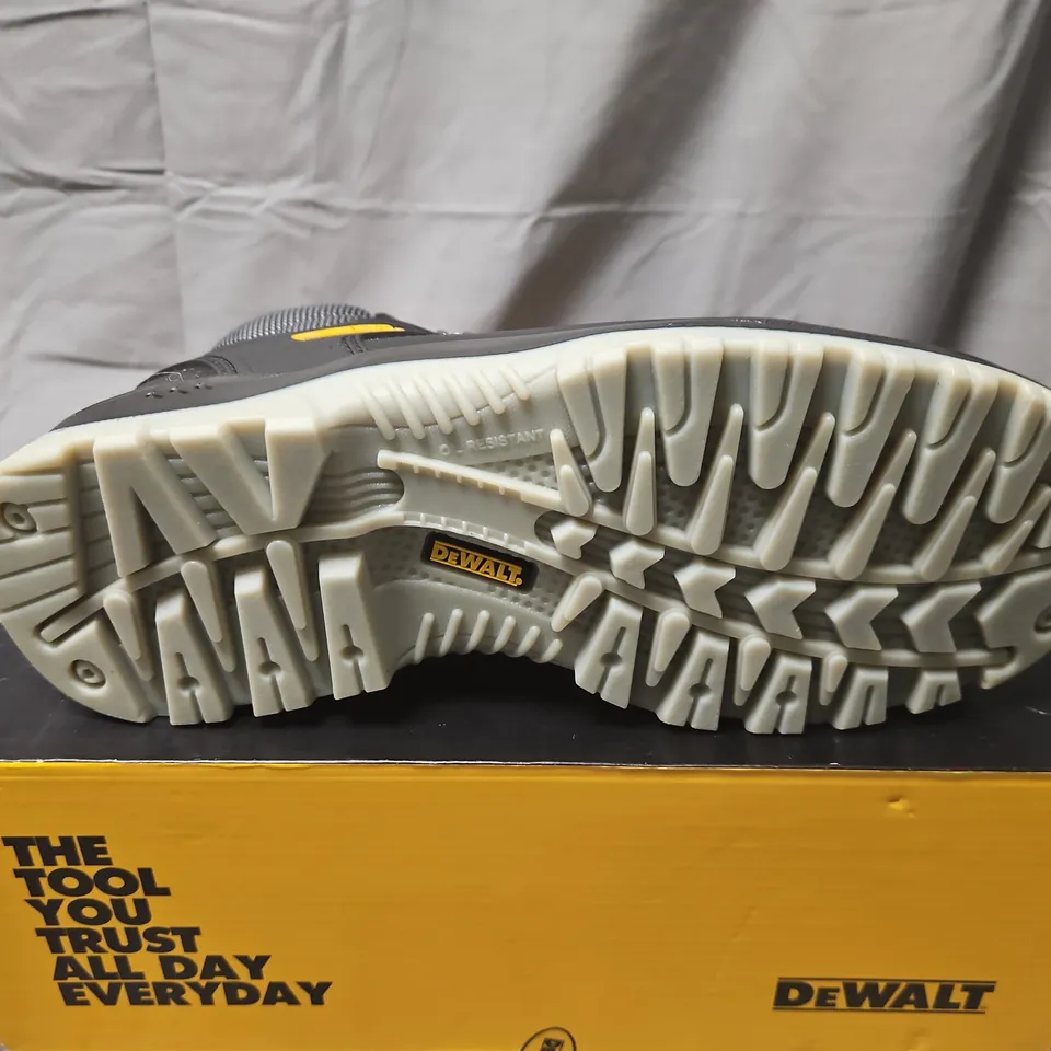 BOXED DEWALT LASER BLACK SAFETY BOOTS – UK 8 (EU 42) – STEEL TOE & PLATE