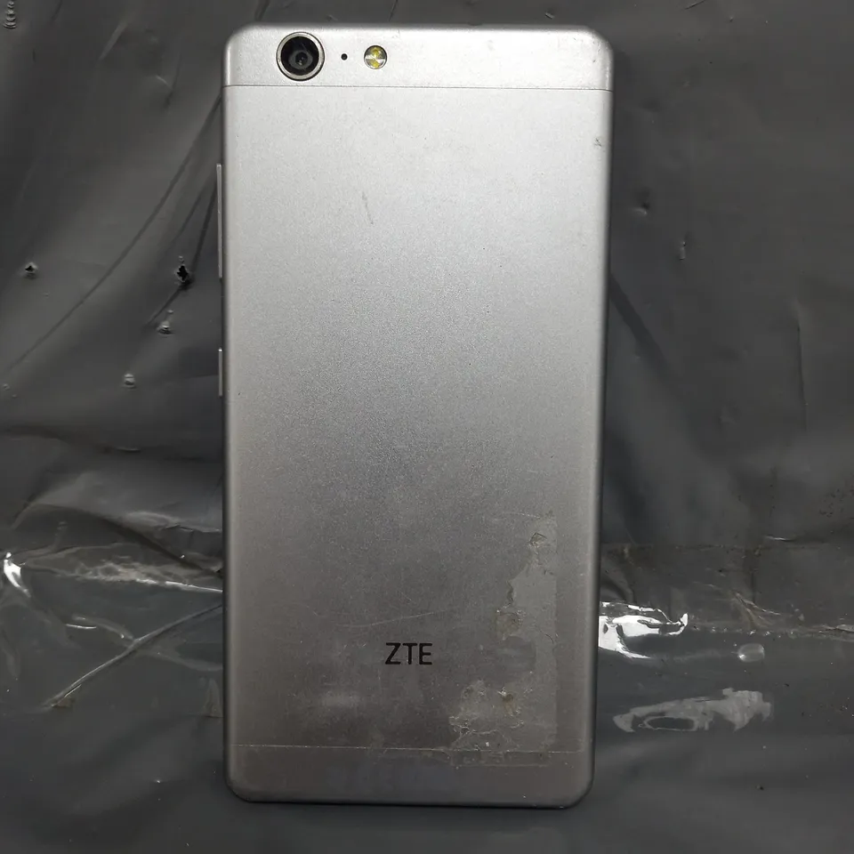 ZTE PHONE UNKNOW MODEL AND MAKE 