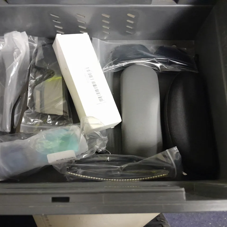 LOT OF APPROXIMATELY 20 ASSORTED PAIRS OF GLASSES TO INCLUDE RENNES, BELVOIR AND SCOUT