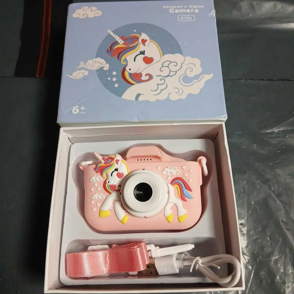 CHILDREN'S PINK CAMERA TOY WITH UNICORN DESIGN (X105)