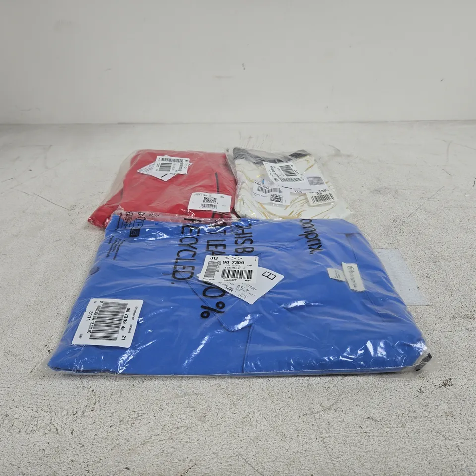 BOX OF APPROXIMATELY 20 ASSORTED CLOTHING ITEMS TO INCLUDE LASCANA ACTIVE, BON PRIX ETC