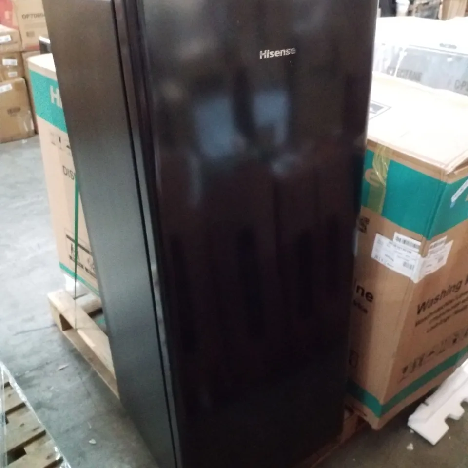 HISENSE RR220D4ABF 52CM FREESTANDING RETRO FRIDGE - BLACK