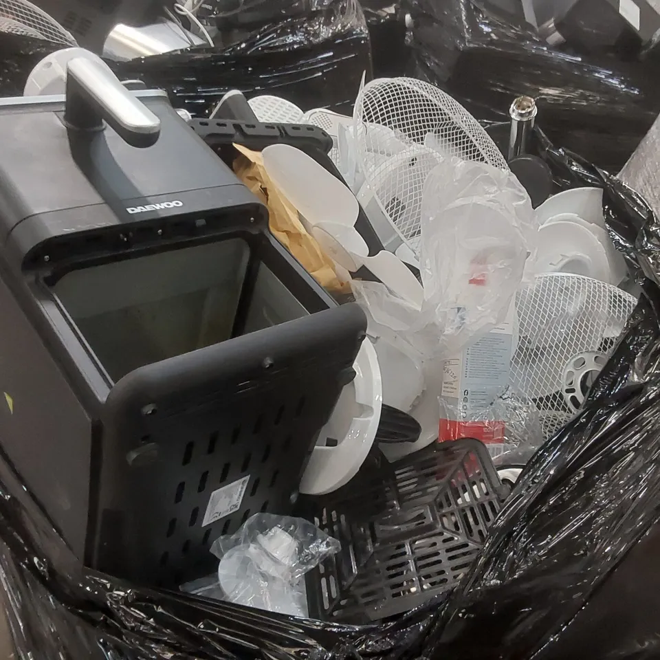 PALLET CONTAINING A VERY LARGE QUANTITY OF ASSORTED ITEMS INCLUDING: AIR COOLER, AIR FRYER, KETTLE, RUSSELL HOBBS TOASTER, IRON ECT
