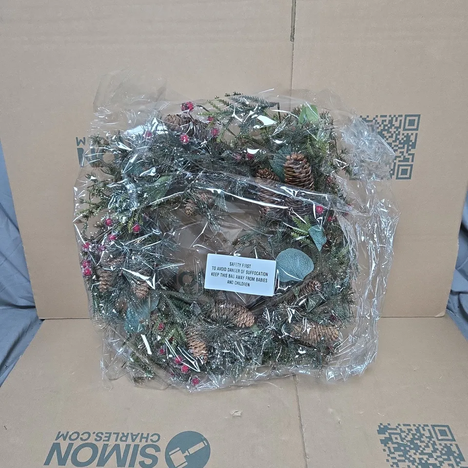 2 X GISELA GRAHAM FROSTED BERRY/CONE WREATH BOXED